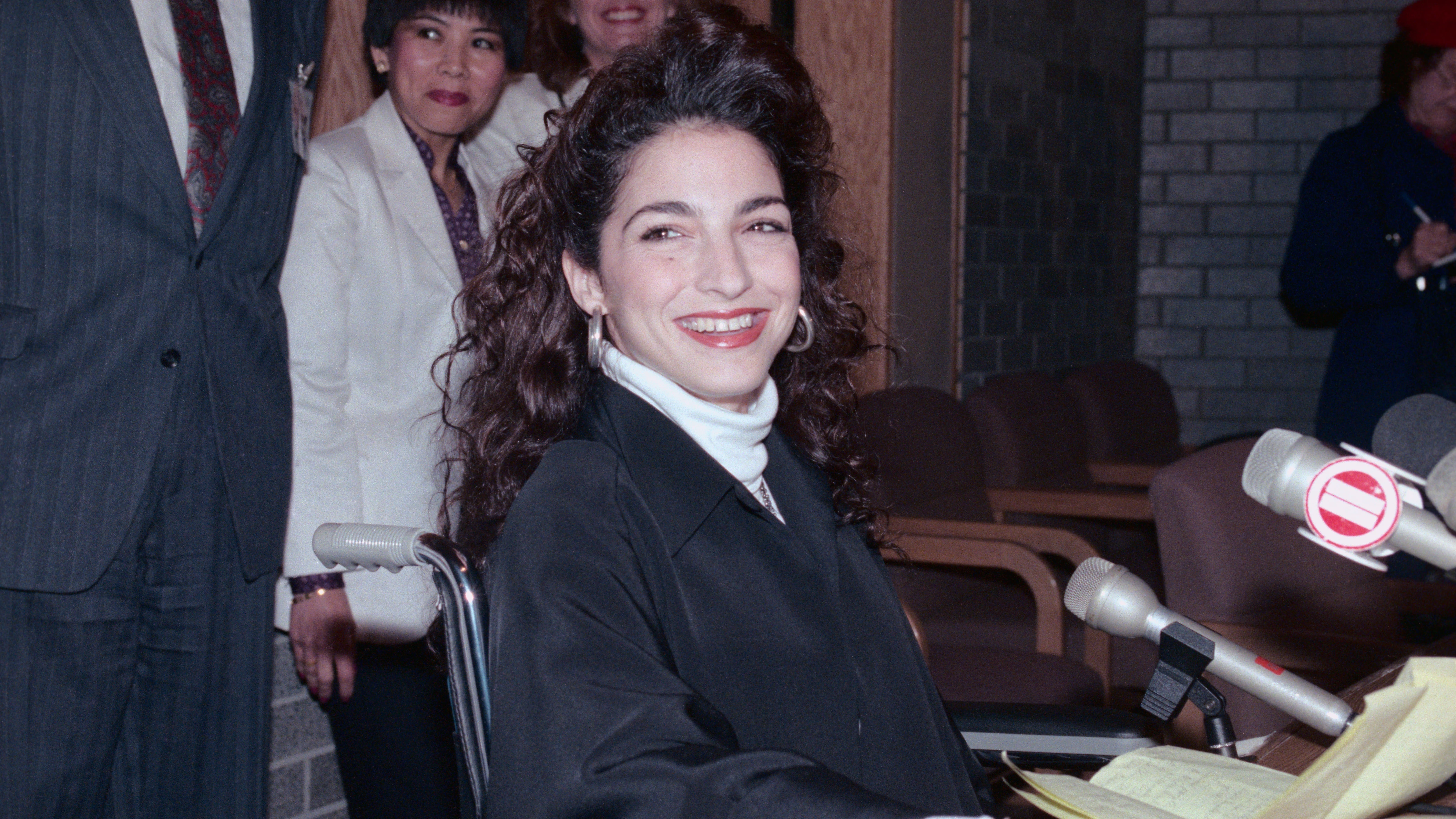Gloria Estefan Holds a Press Conference from a Wheelchair in 2011. Source: Getty Images