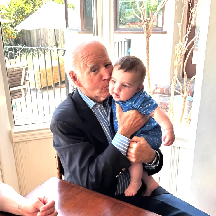 @naomibiden / Instagram